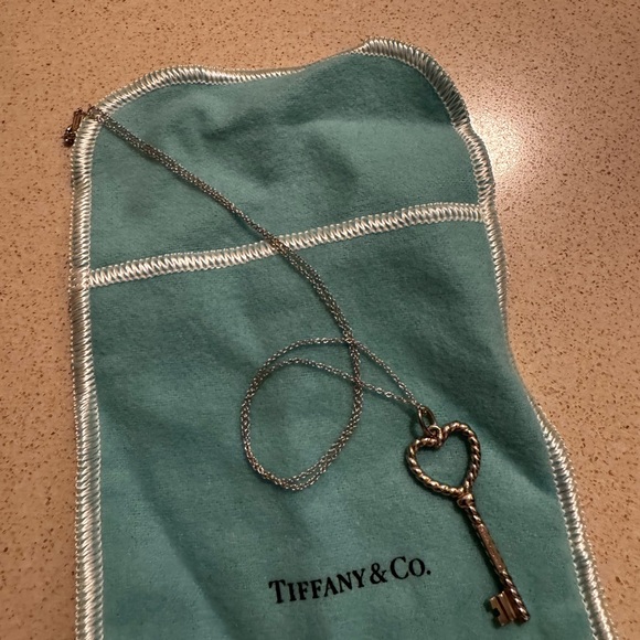 Tiffany Co Silver Twist Heart Key Necklace Pendant Charm 18 inch silver chain - Picture 4 of 10